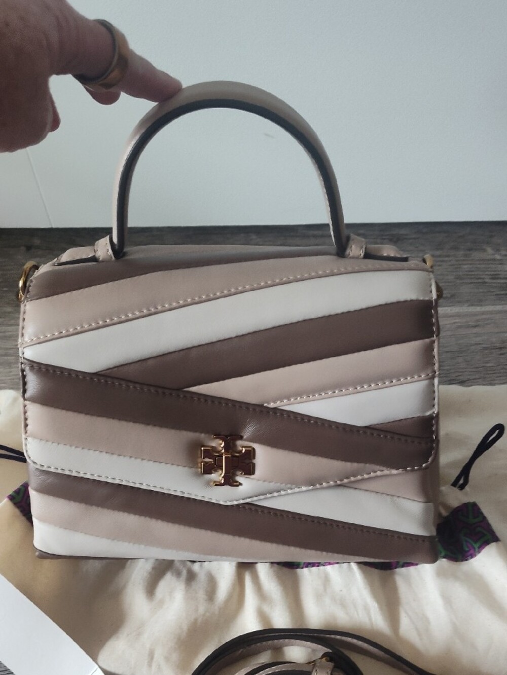 Tory Burch Women's Top-Handle Crossbody Bag in Beige and Brown - Picture 4 of 8